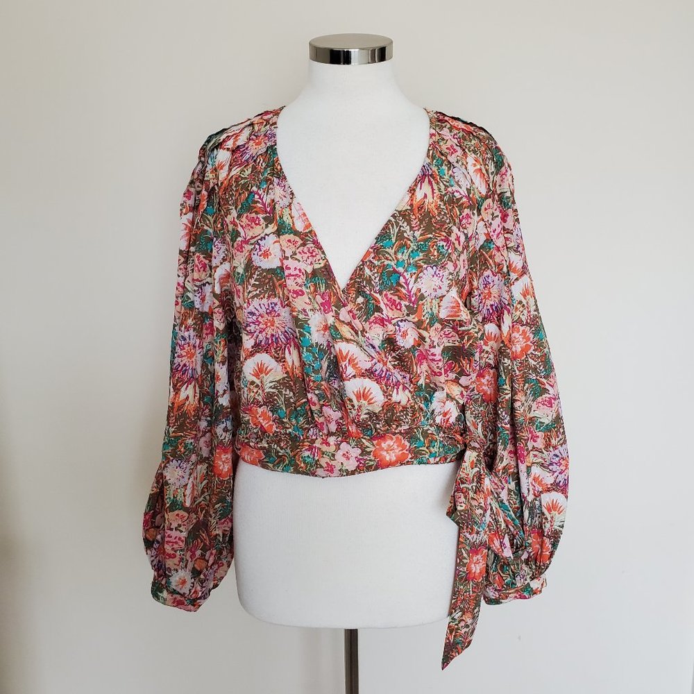 Free People Size Medium Cropped Floral Wrap Shirt